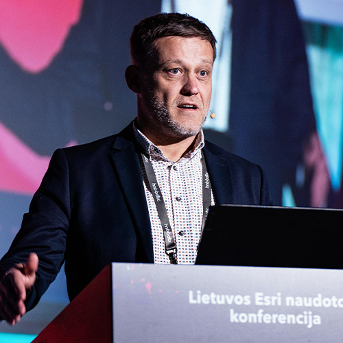 Andreas Lippold, Esri